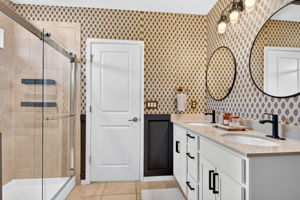  Photo 33