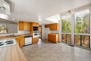 Kitchen (2)