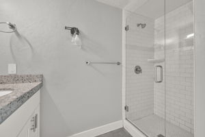  Photo 39