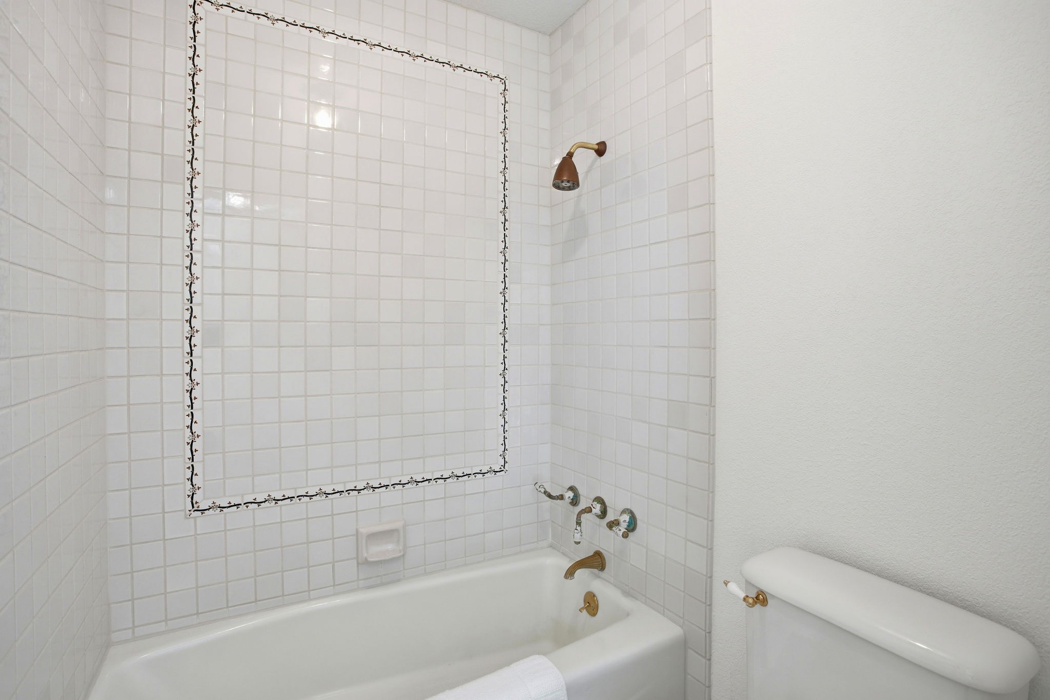 062_F8_9368 Oakwilde Ave