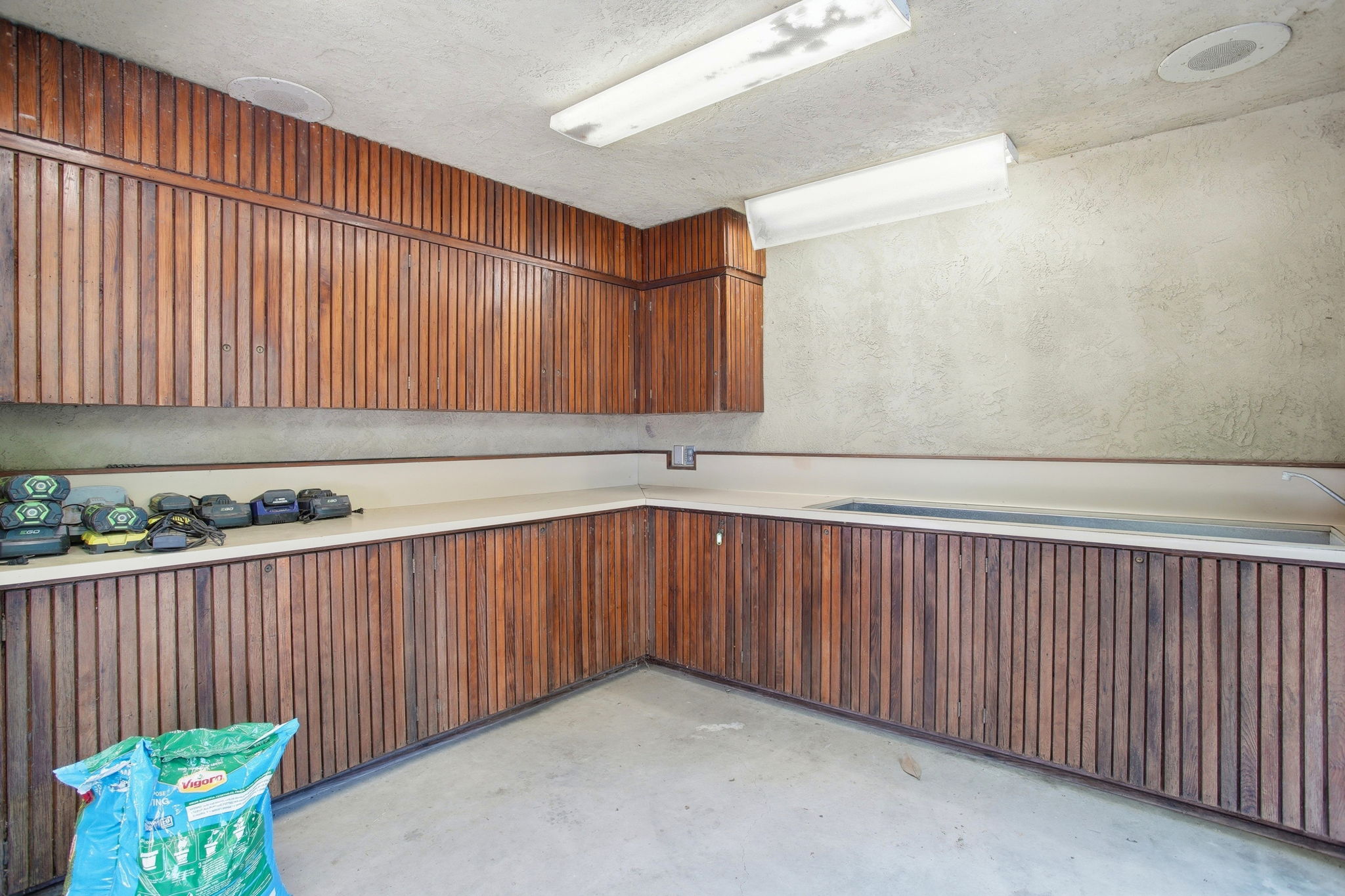 068_F8_9368 Oakwilde Ave