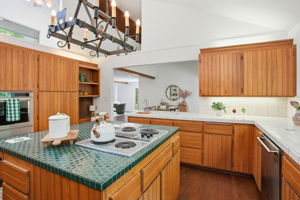 023_F8_9368 Oakwilde Ave