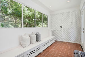 049_F8_9368 Oakwilde Ave