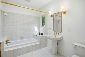 056_F8_9368 Oakwilde Ave