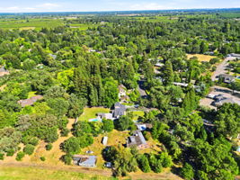 010_F8_AERIAL_9368 Oakwilde Ave
