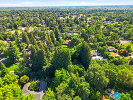 015_F8_AERIAL_9368 Oakwilde Ave