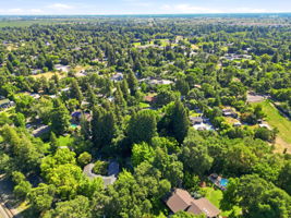 016_F8_AERIAL_9368 Oakwilde Ave