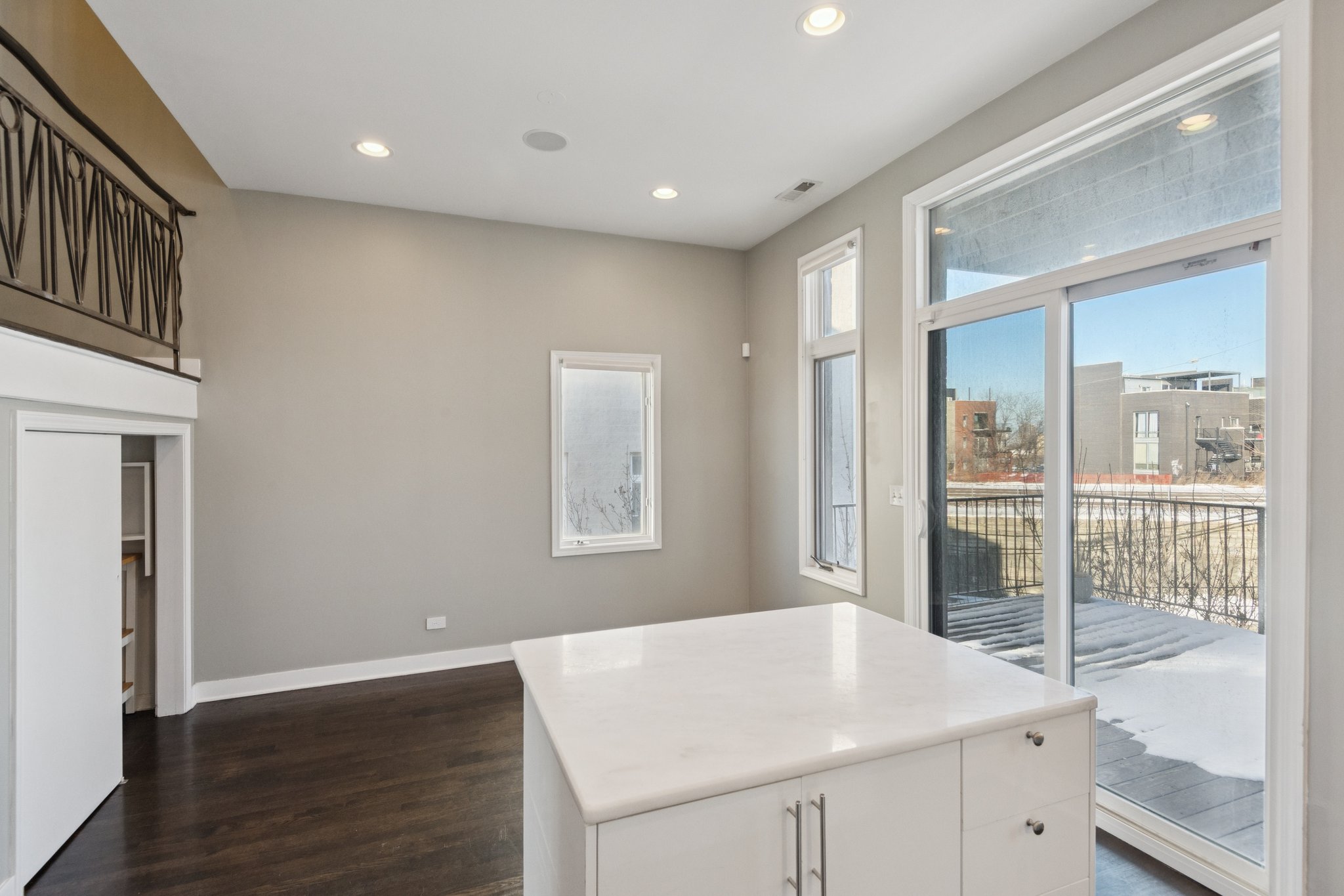 937 N Willard Ct_003.jpg