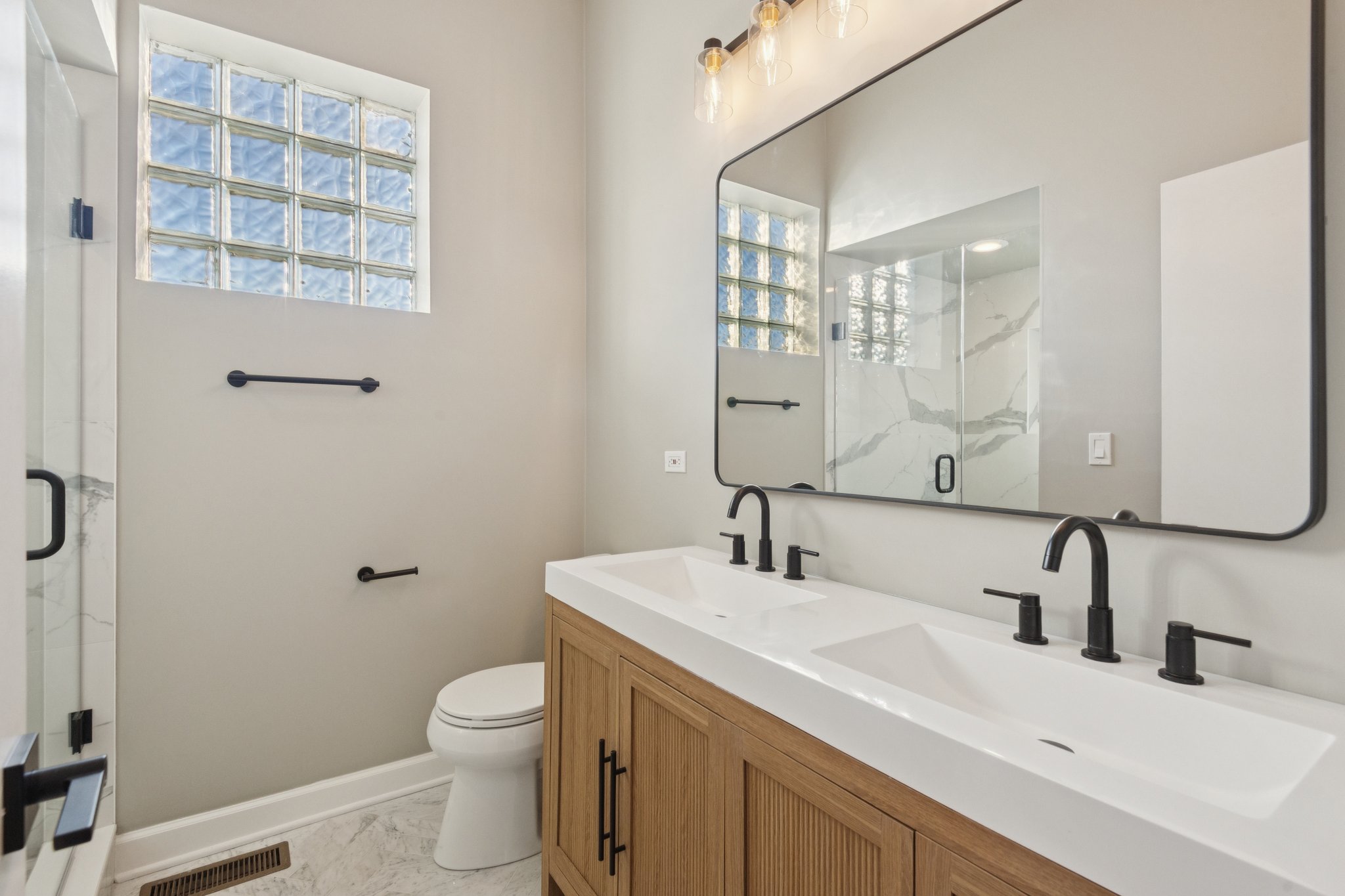 937 N Willard Ct_008.jpg