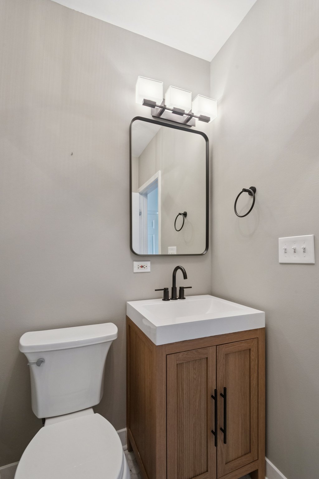 937 N Willard Ct_014.jpg