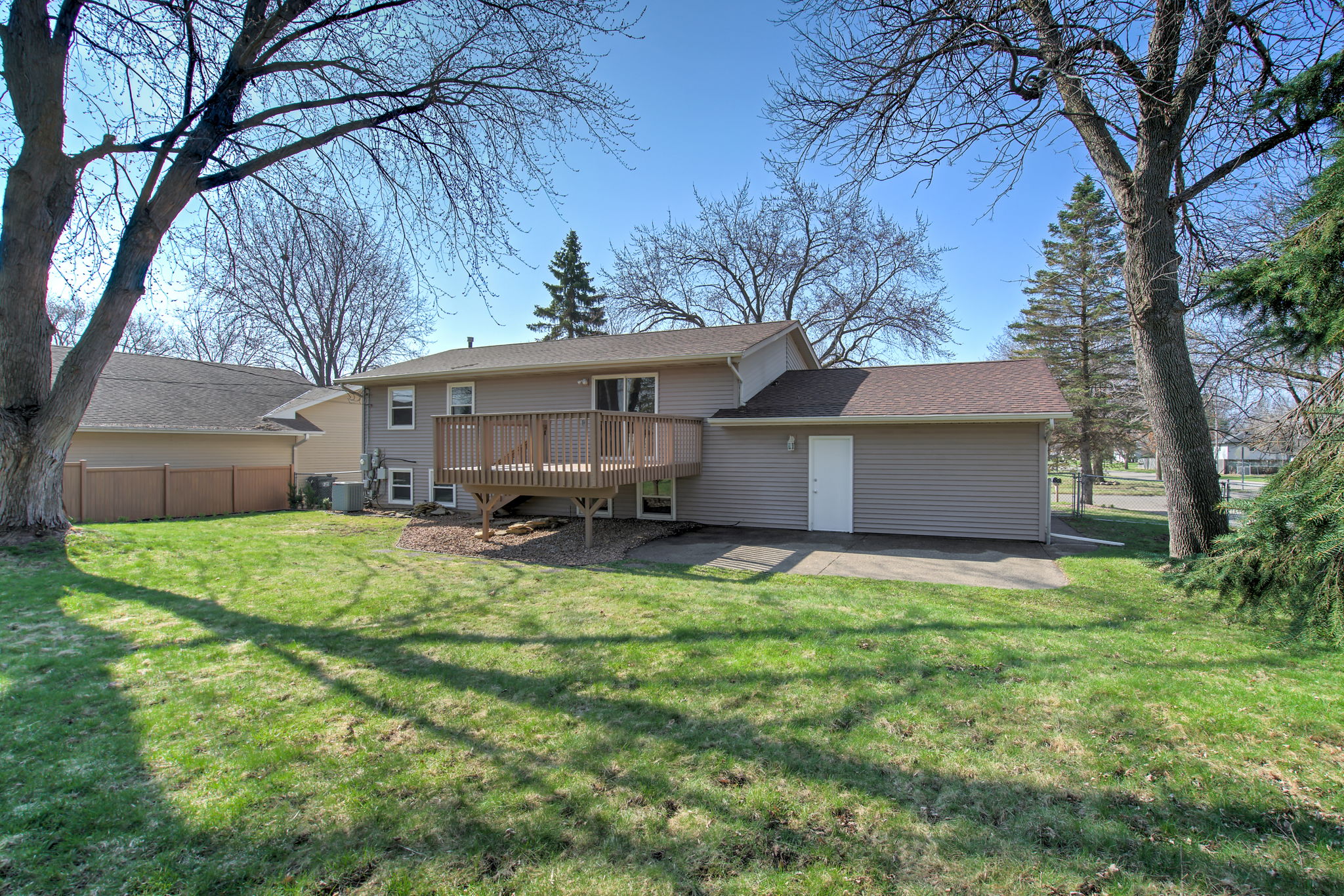  937 Oriole Dr, Apple Valley, MN 55124, US Photo 28