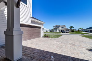 Front Porch/Entrance