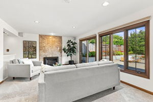 012_F8_938 Springfield Dr