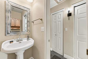  Photo 44