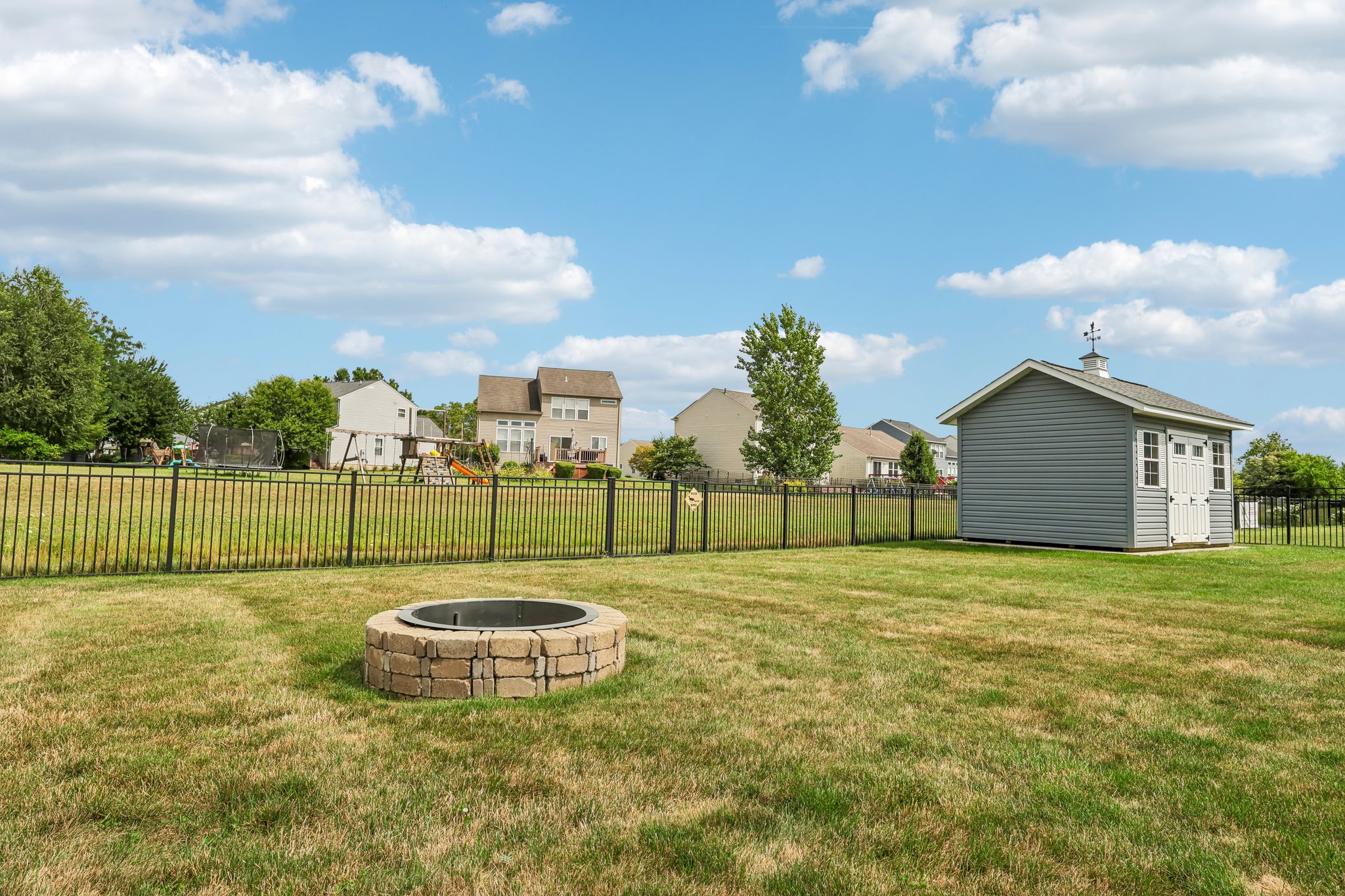 Winfield Ln-S2307-052.jpg