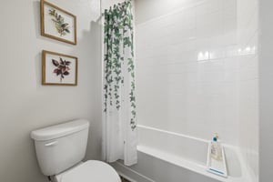 Blanca St-S2508-041.jpg