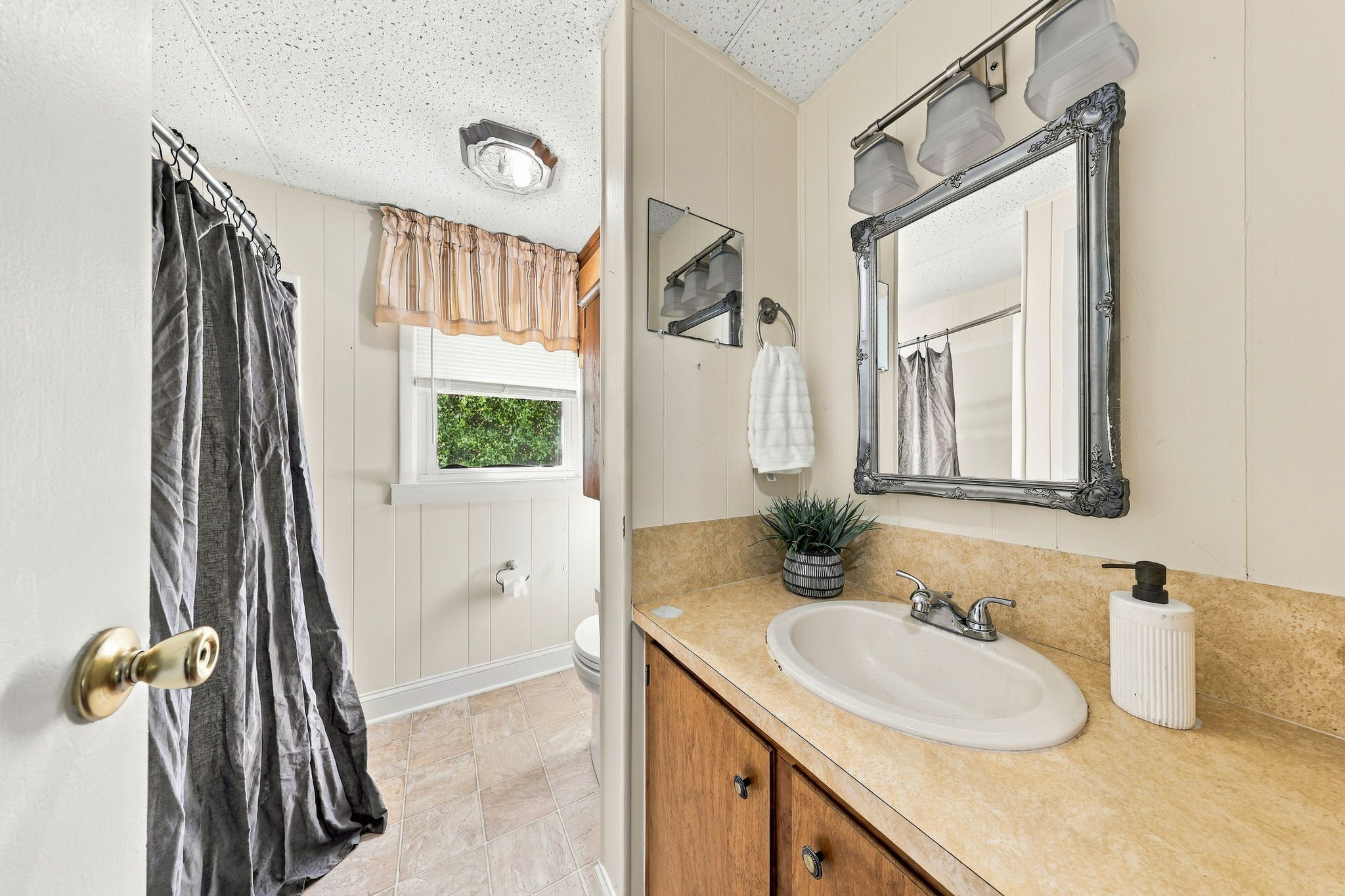  Photo 35
