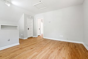  Photo 37