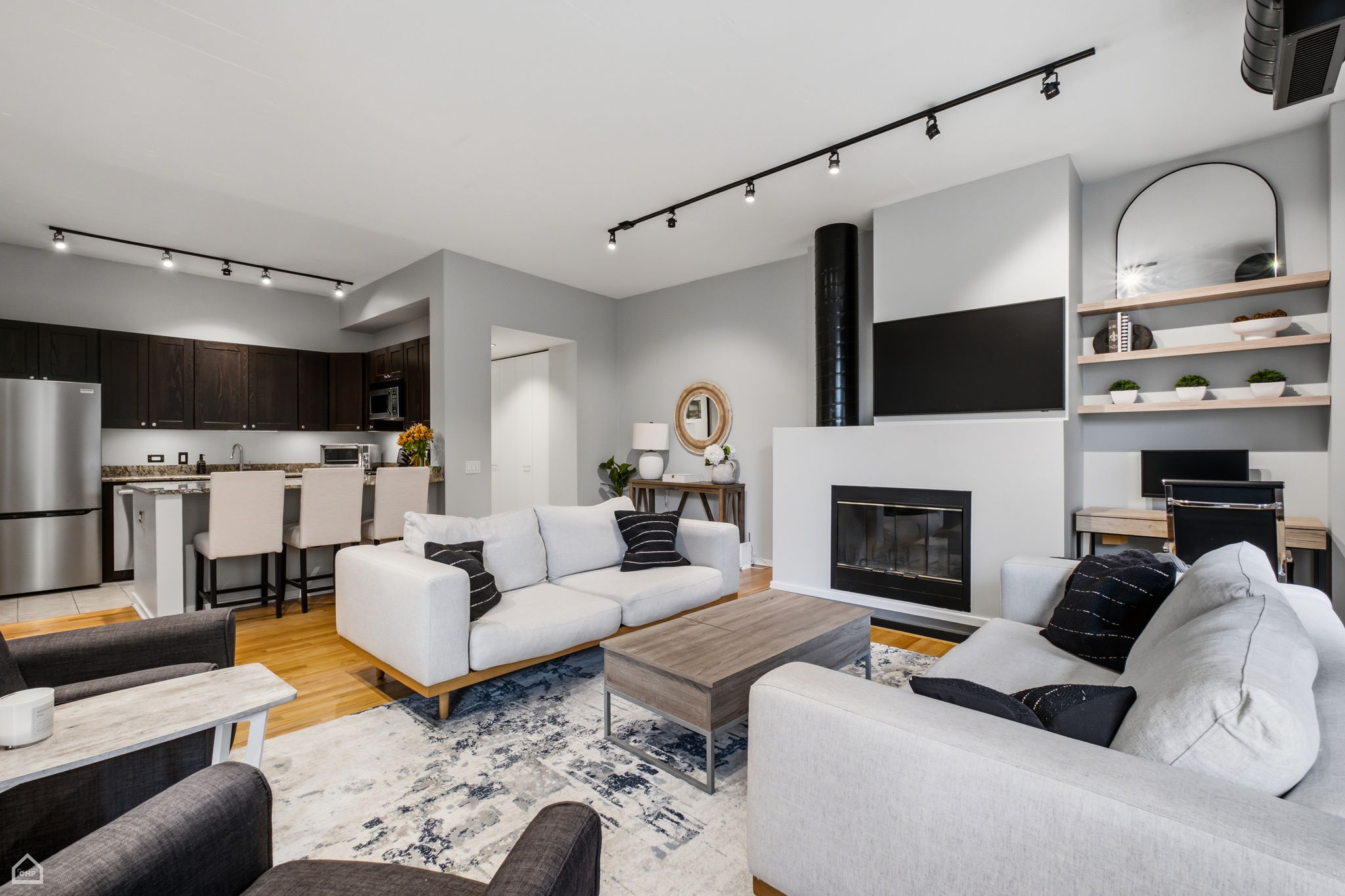 939 W Huron St 201_005