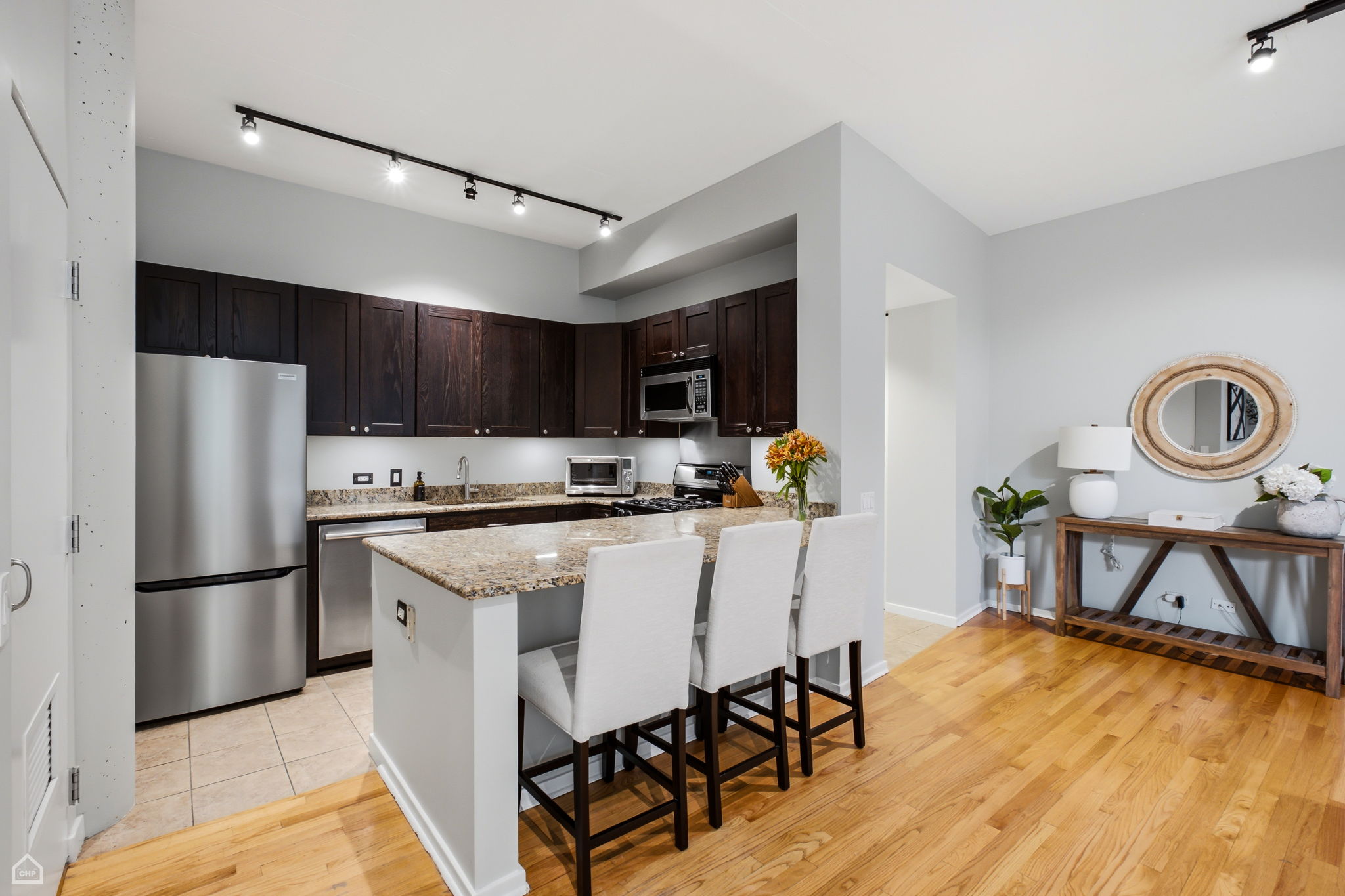 939 W Huron St 201_006