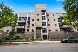 939 W Huron St 201_002