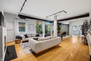 939 W Huron St 201_003