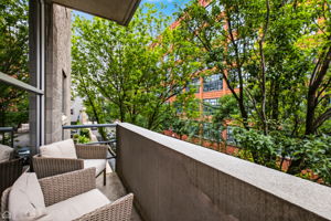 939 W Huron St 201_010