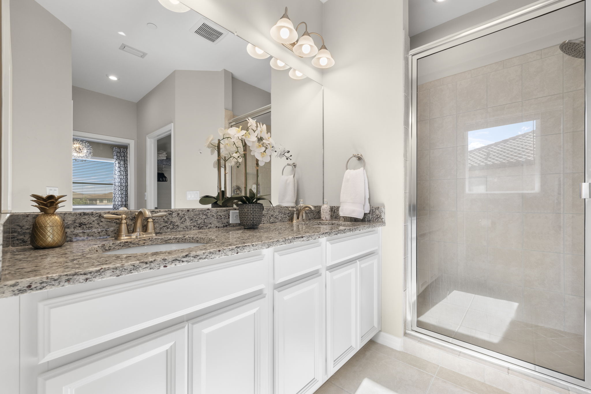 Primary Bathroom (2)