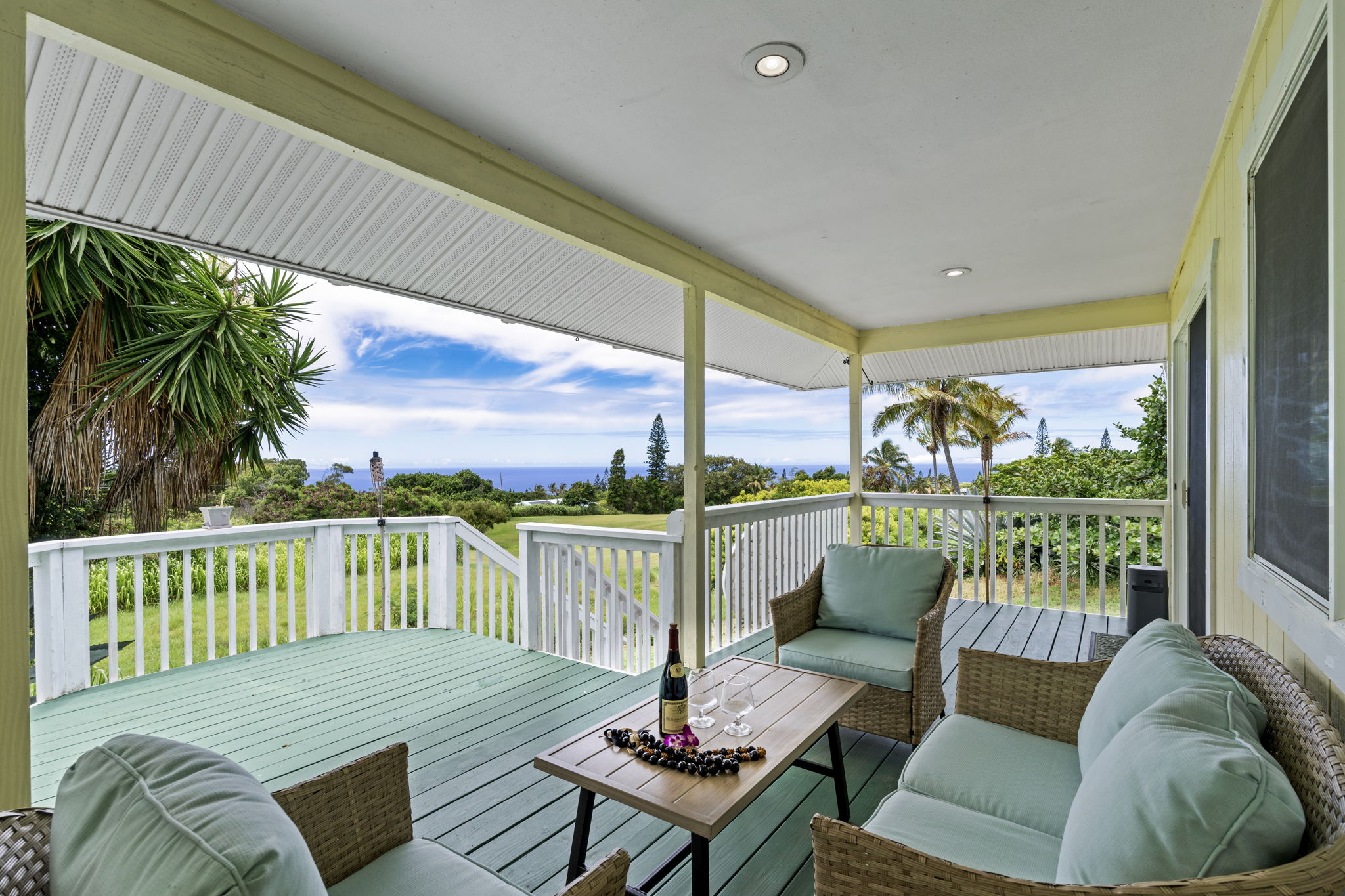 Lanai 1