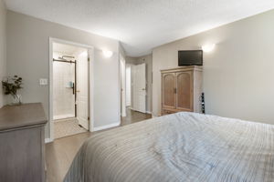 94 Branson Crescent - Interior-16