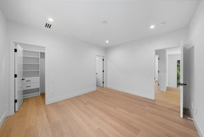  Photo 37