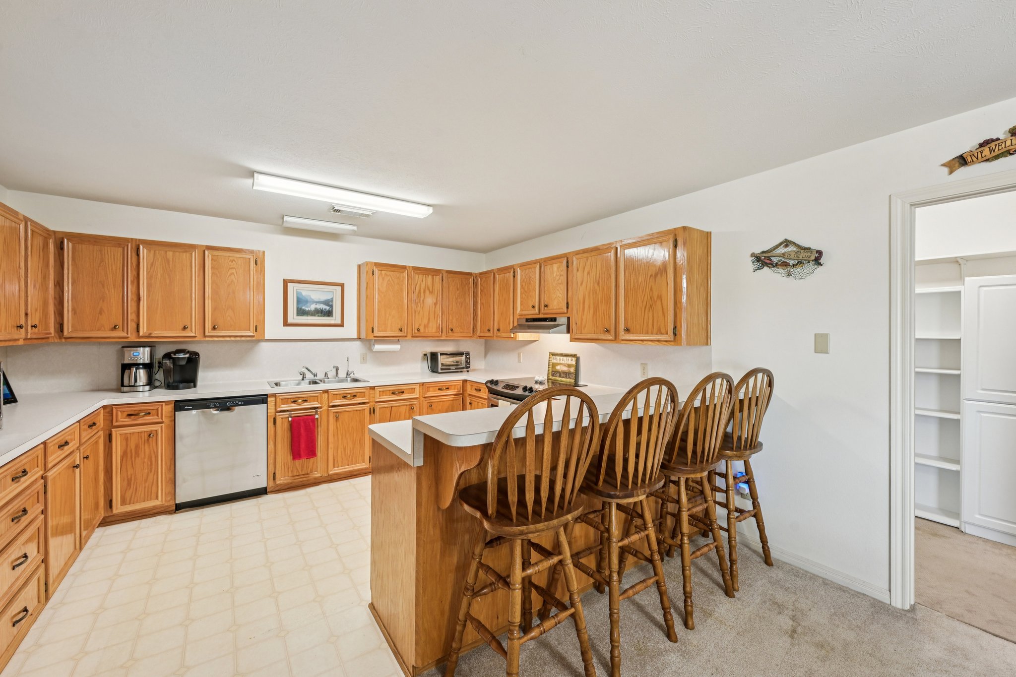 Lakeview Dr-S2101-012.jpg