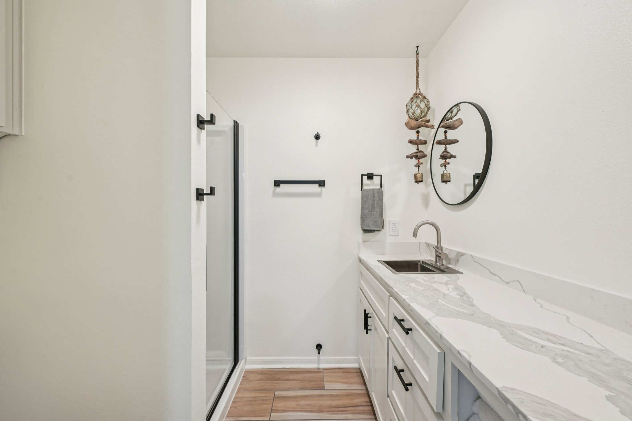 Lakeview Dr-S2101-017.jpg