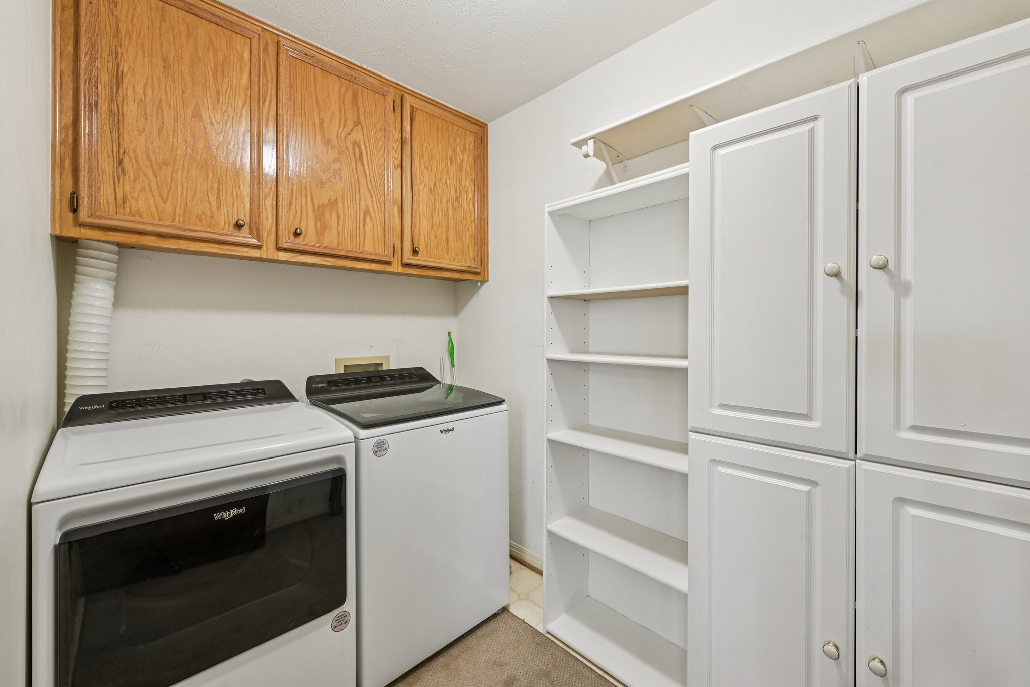 Lakeview Dr-S2101-025.jpg