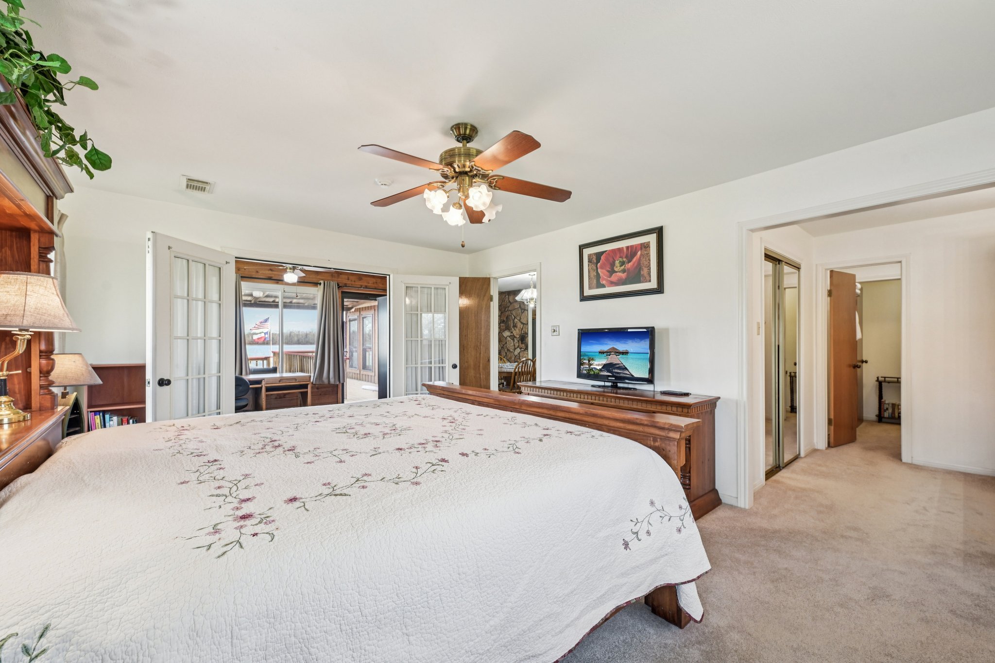 Lakeview Dr-S2101-028.jpg