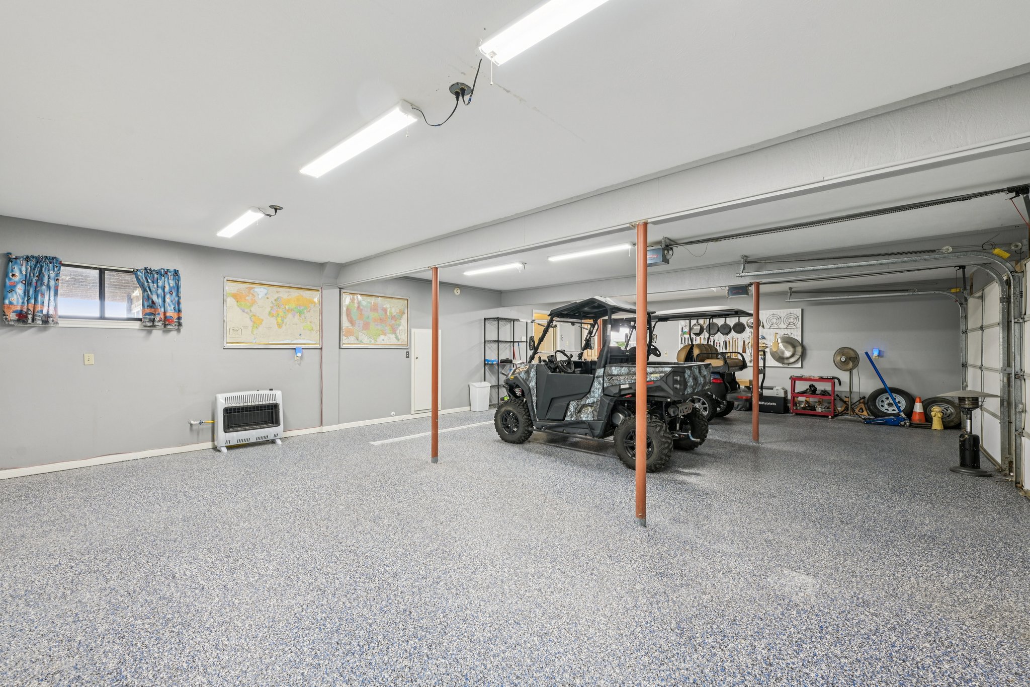 Lakeview Dr-S2101-035.jpg