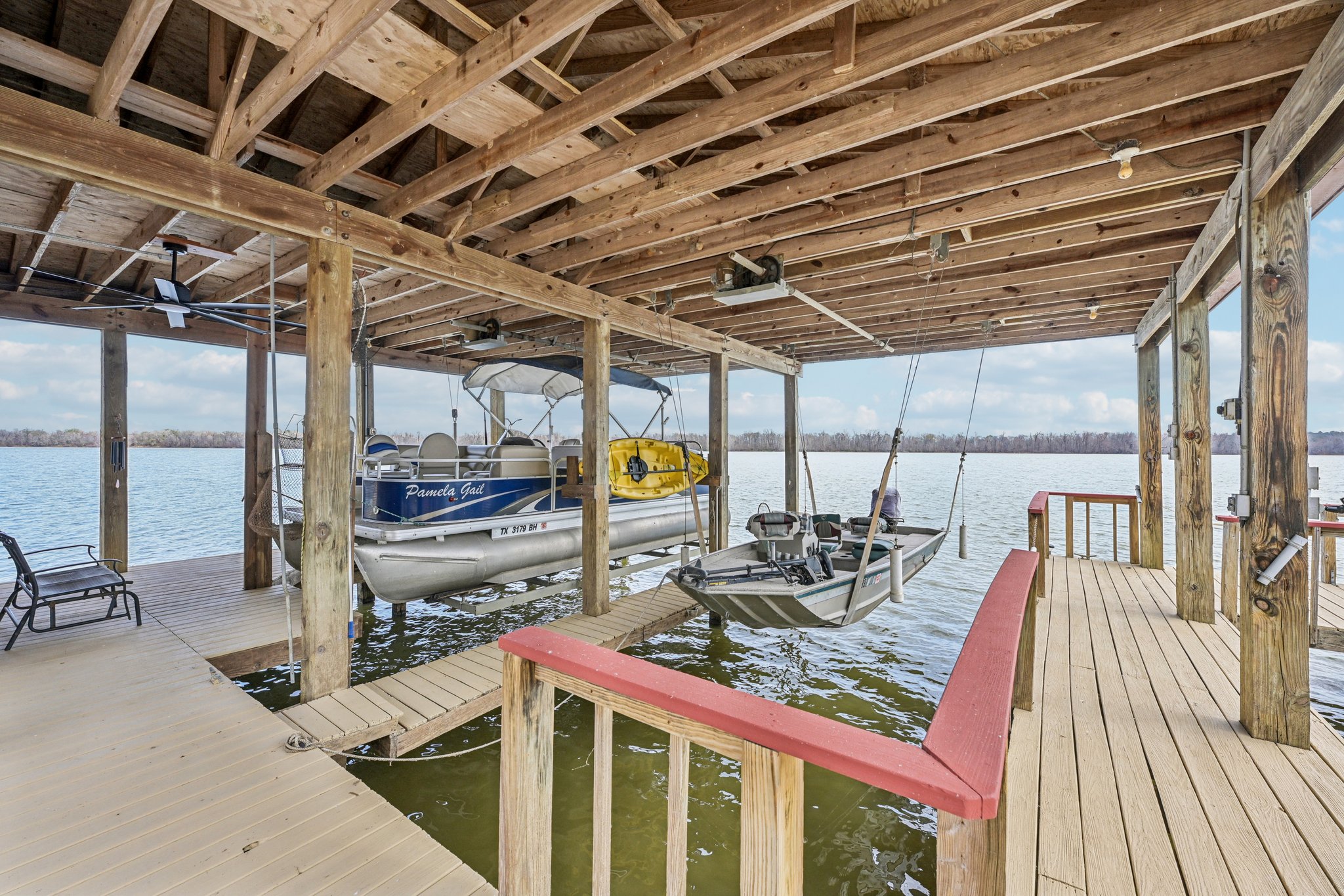 Lakeview Dr-S2101-040.jpg