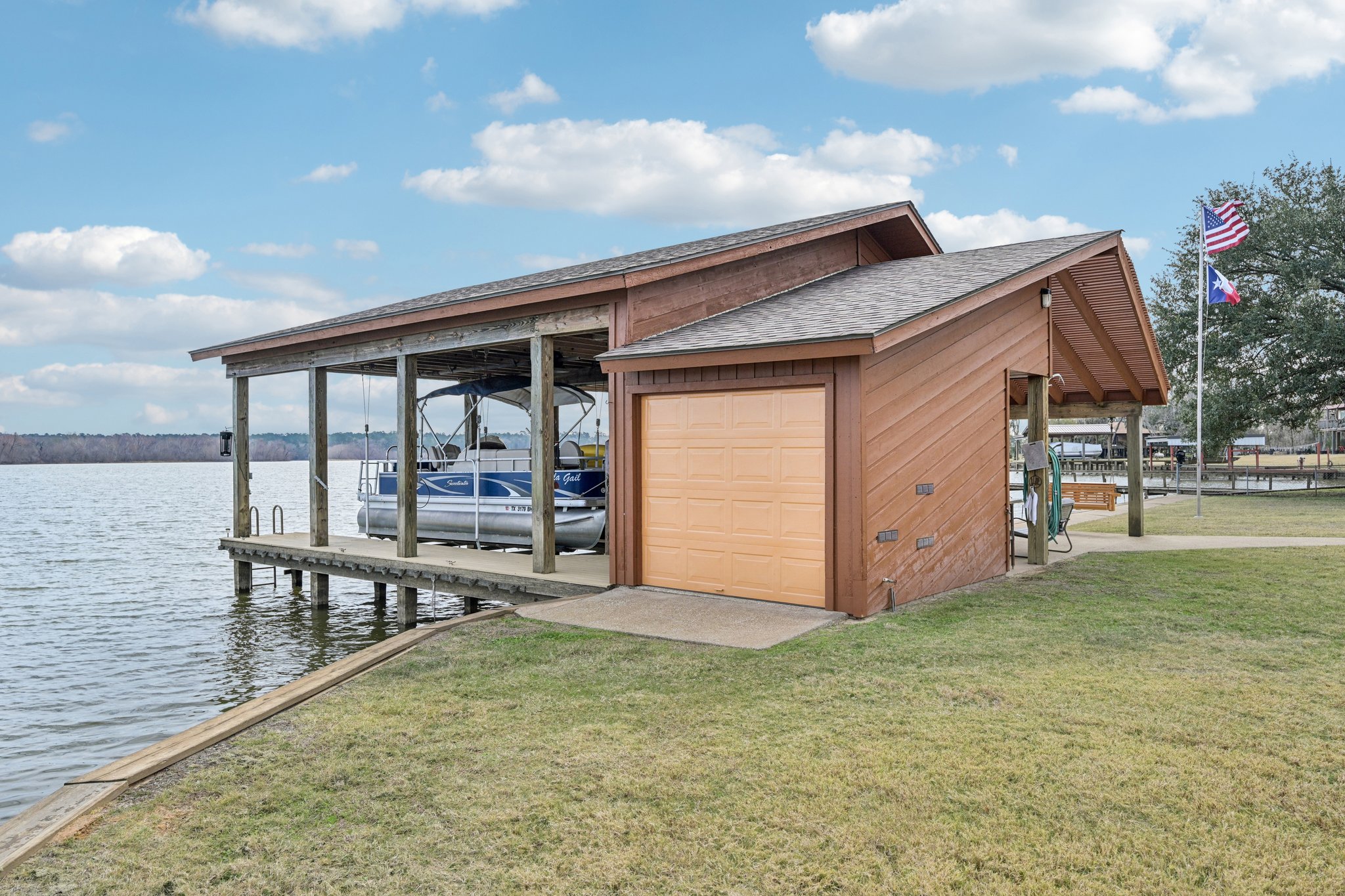 Lakeview Dr-S2101-050.jpg