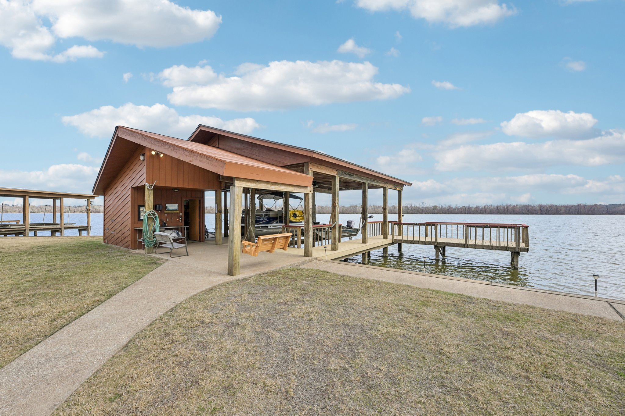 Lakeview Dr-S2101-052.jpg