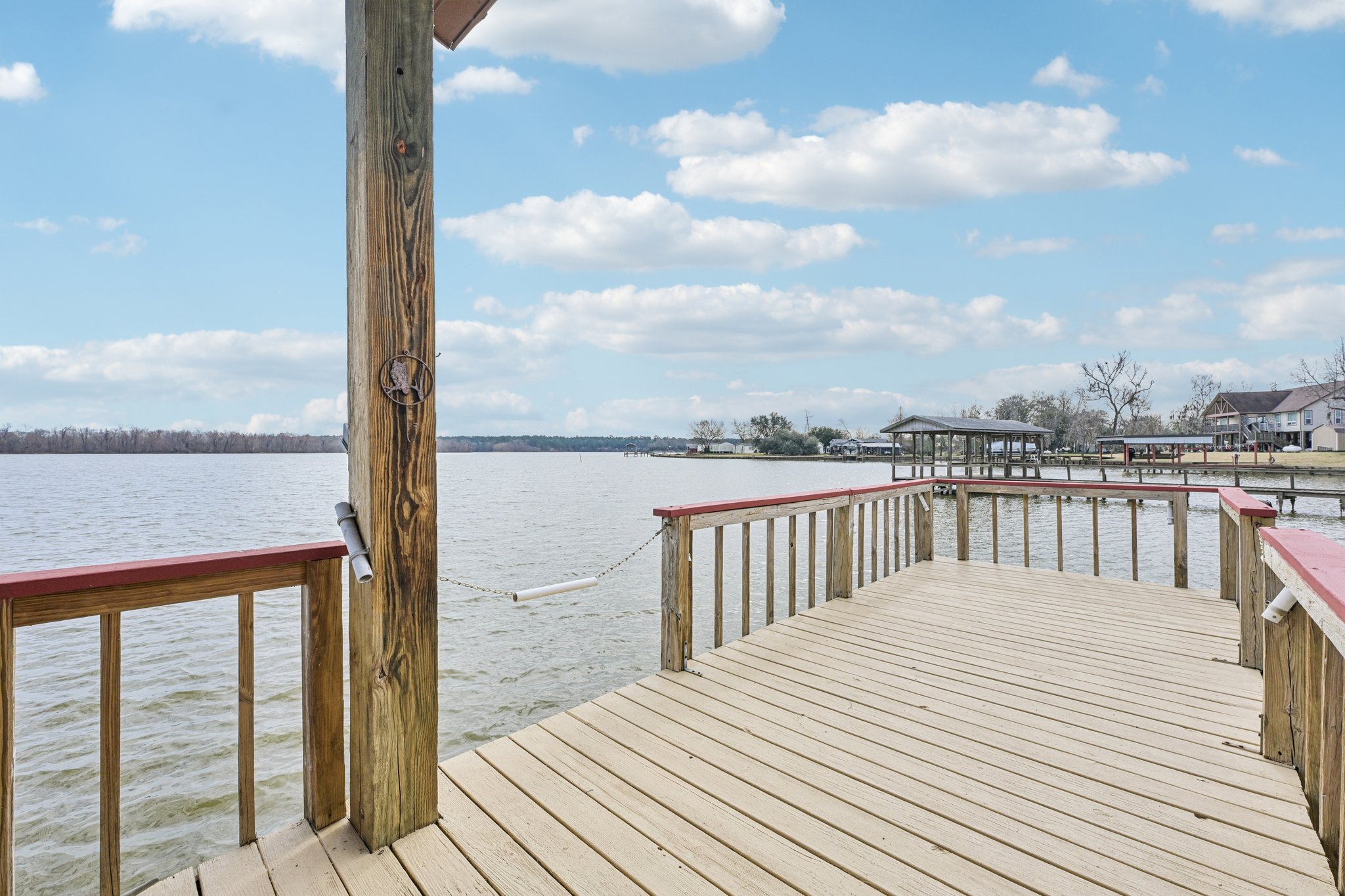 Lakeview Dr-S2101-053.jpg