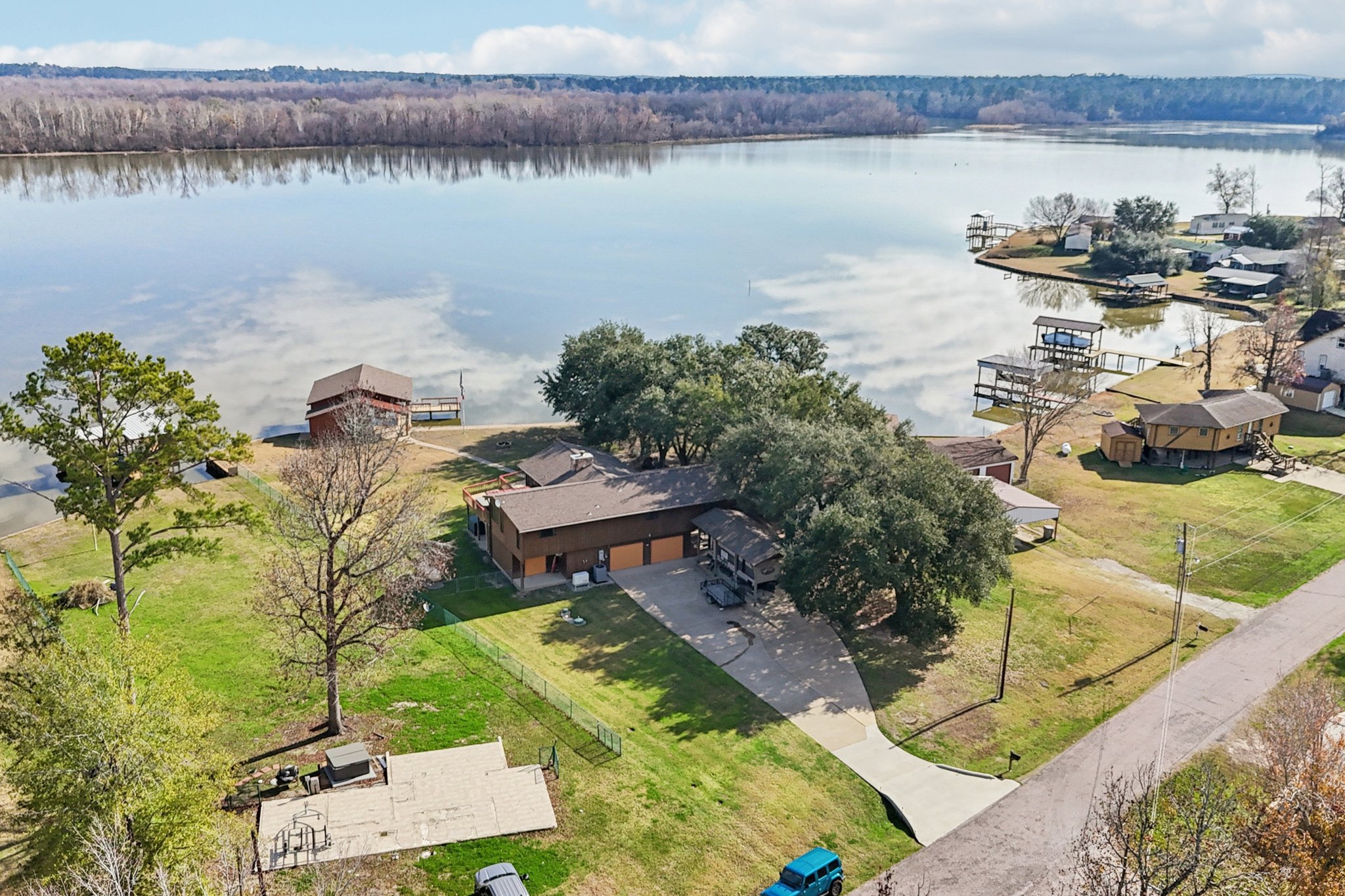 Lakeview Dr-S2101-057.jpg