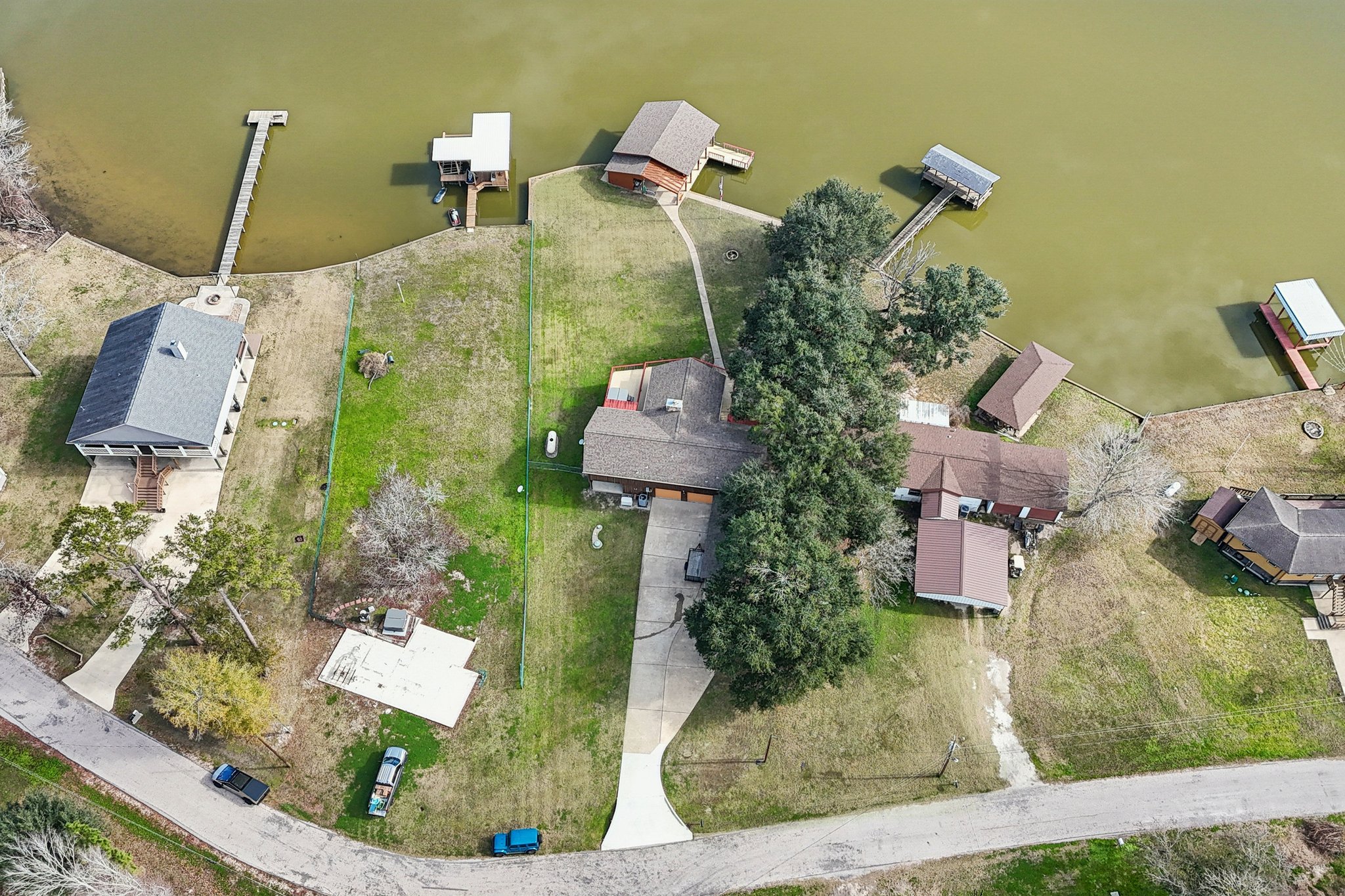 Lakeview Dr-S2101-061.jpg