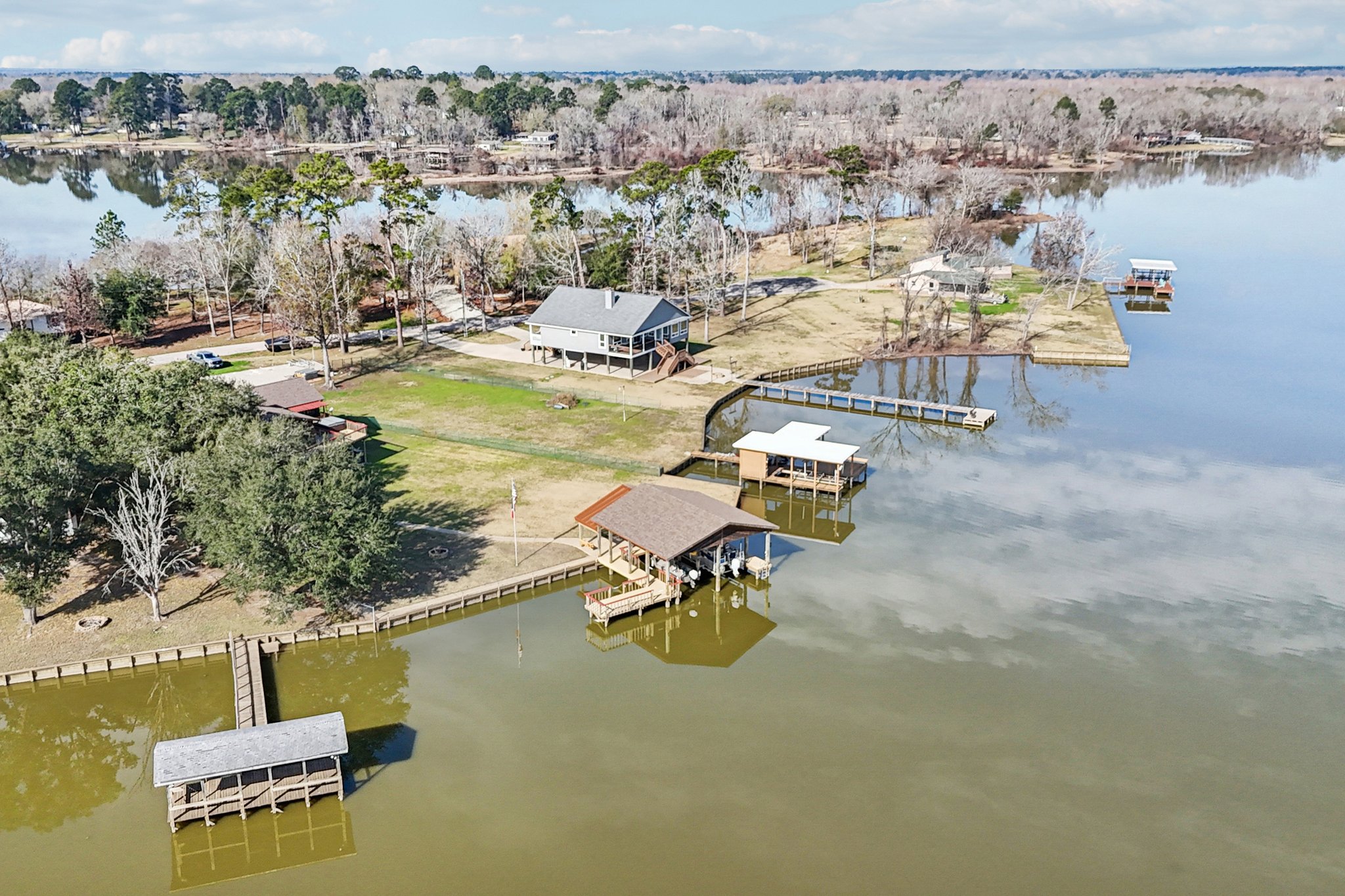 Lakeview Dr-S2101-062.jpg