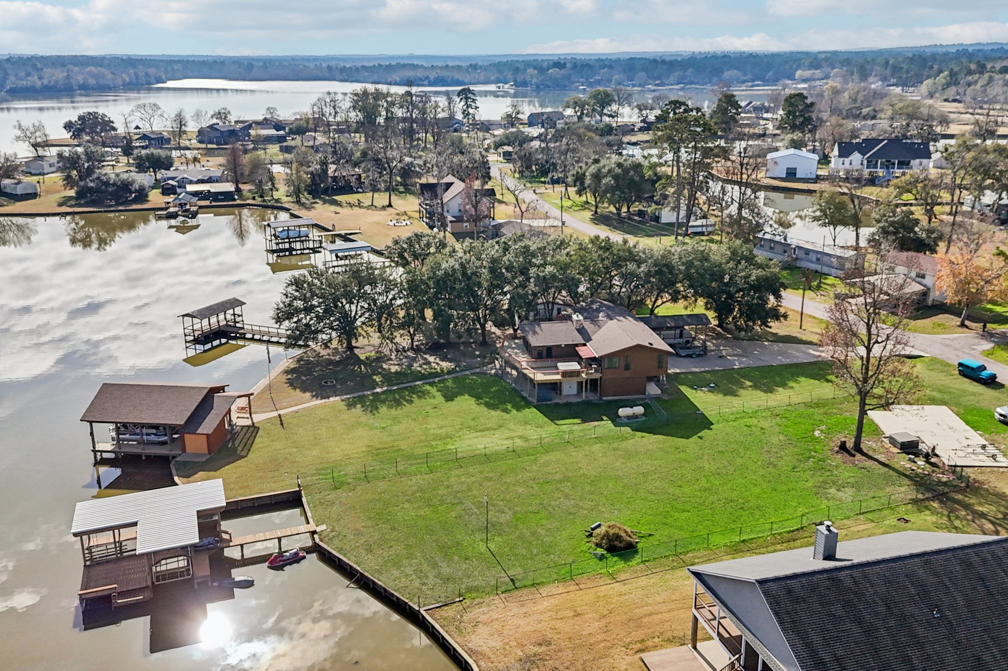 Lakeview Dr-S2101-065.jpg