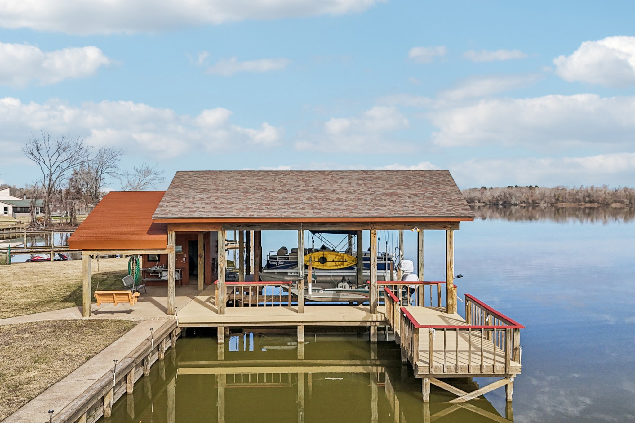 Lakeview Dr-S2101-070.jpg