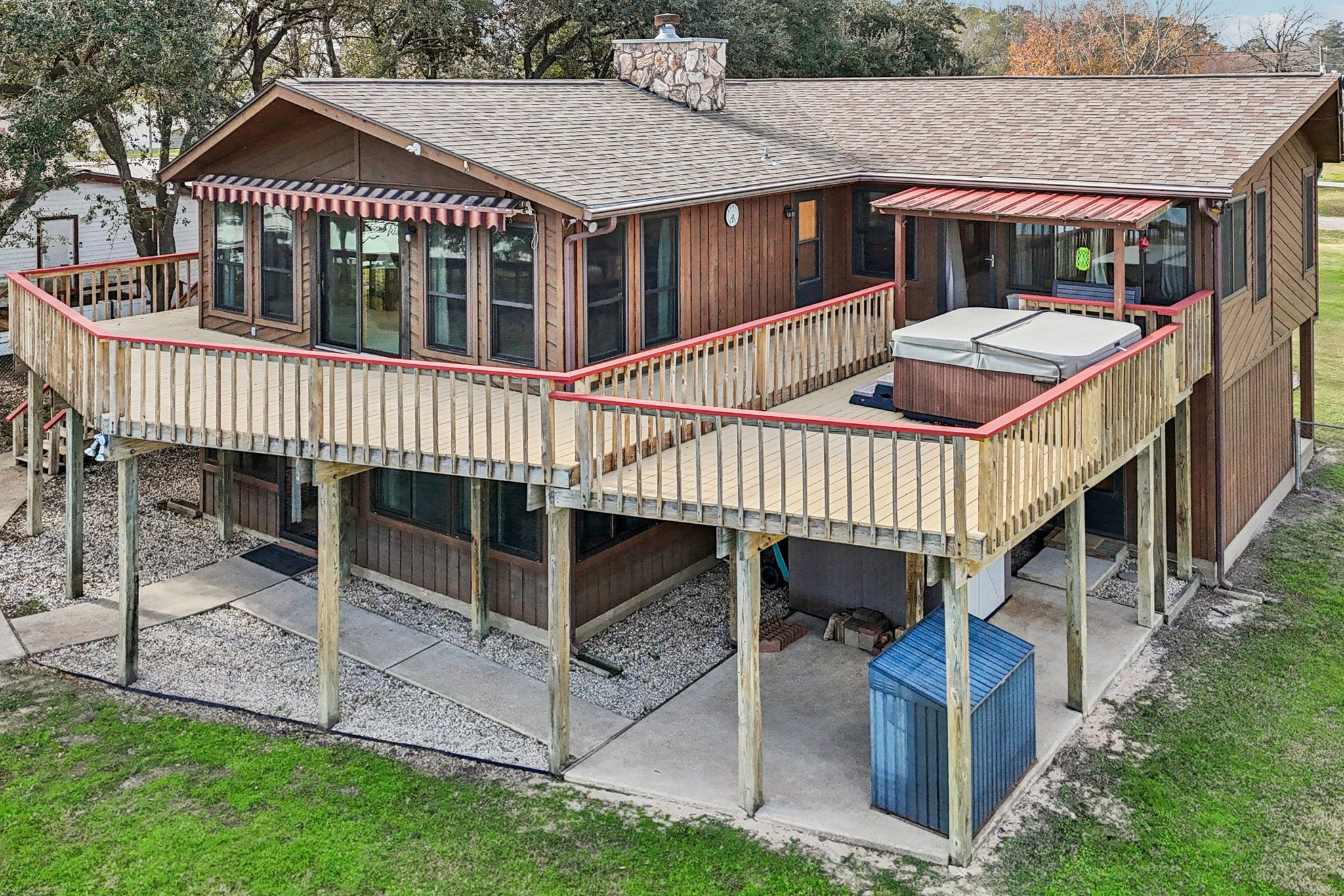 Lakeview Dr-S2101-071.jpg