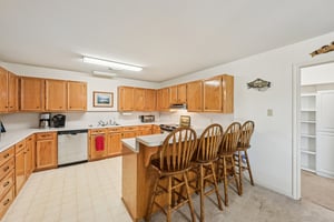 Lakeview Dr-S2101-012.jpg