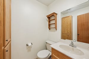 Lakeview Dr-S2101-019.jpg