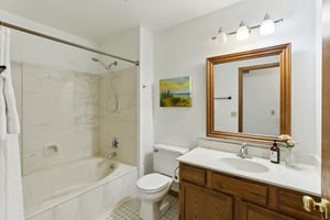 Acewood Blvd-S3007-028.jpg