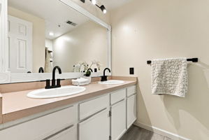  Photo 31